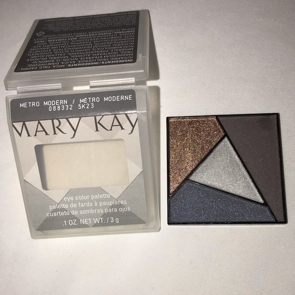 💥VERY RARE💥 NIB Mary Kay METRO MODERN eye color Quad Pallet - Picture 2 of 3